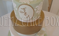 Gold&Pastel Green Wedding Cake From £420
